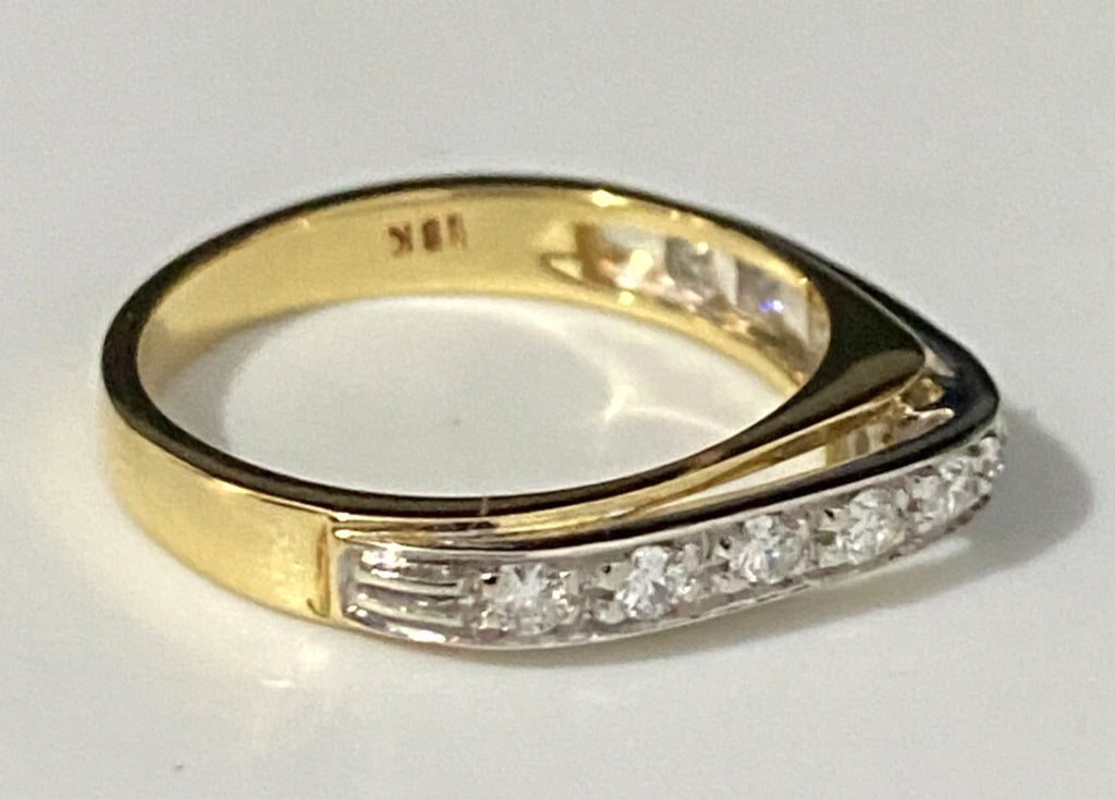 18K Yellow Gold & 0.30CT Diamond Shaped Half Eternity Ring Size M - 6