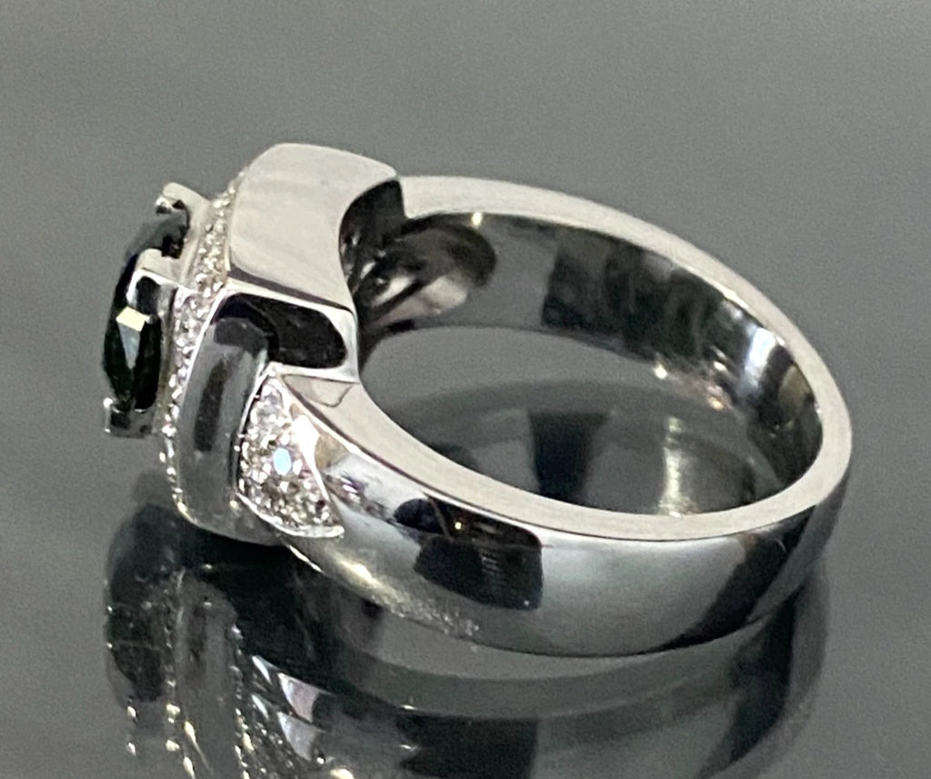 Heavy 18K White Gold W/Green Sapphire & Diamond Ring Size O - 7 1/4