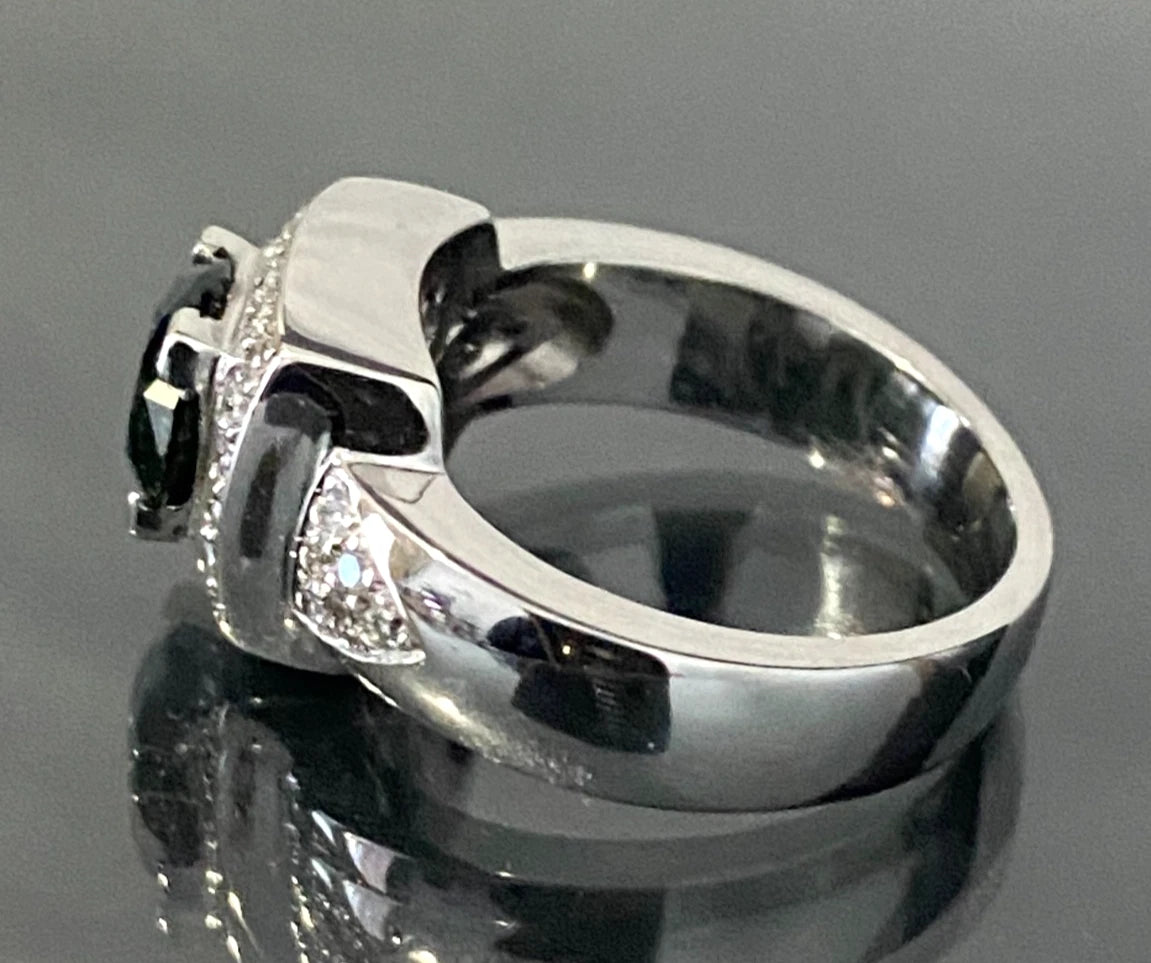 Heavy 18K White Gold W/Green Sapphire & Diamond Ring Size O - 7 1/4