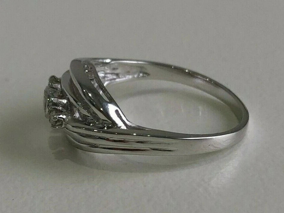 18K White Gold & Diamond Three Stone Ring Size J 1/2 - 5