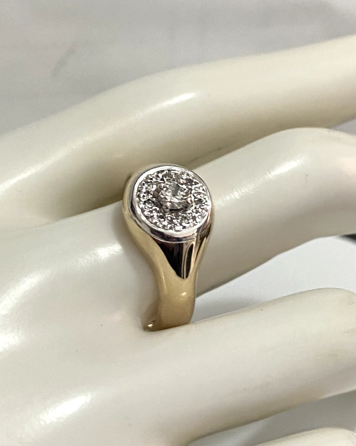 18K Yellow Gold & 0.25ct Diamond Men's Ring Size U (US 10.5)