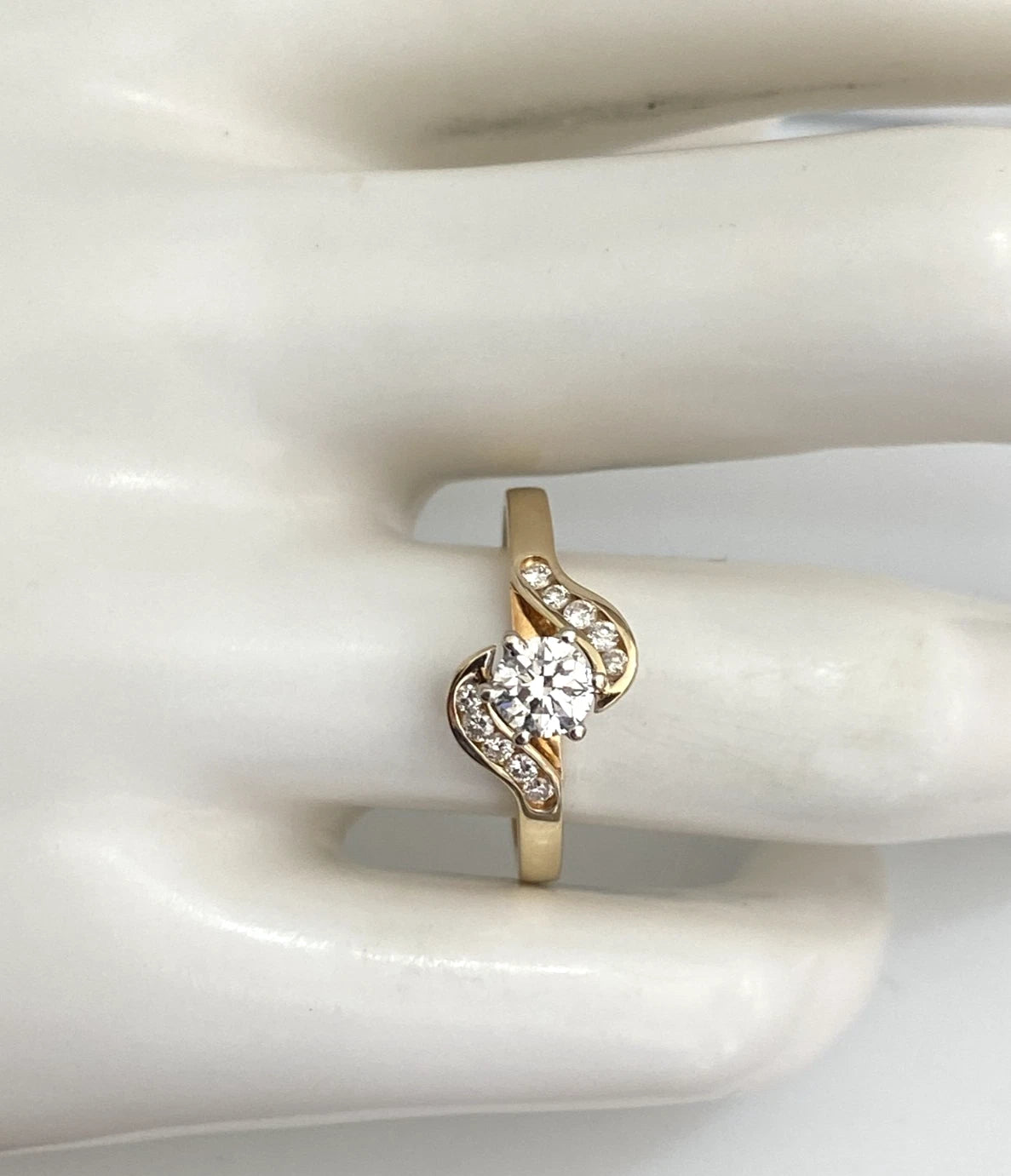 18ct Yellow Gold 0.45ct Diamond Solitaire Engagement Ring - Size N 1/2 (US 7)