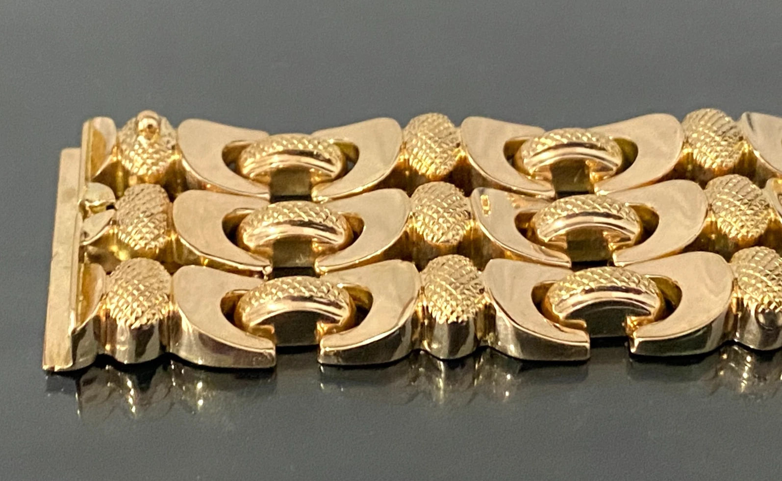 1940's Italian 18ct Yellow Gold Wide Hobnail Bracelet 19.50cm Long