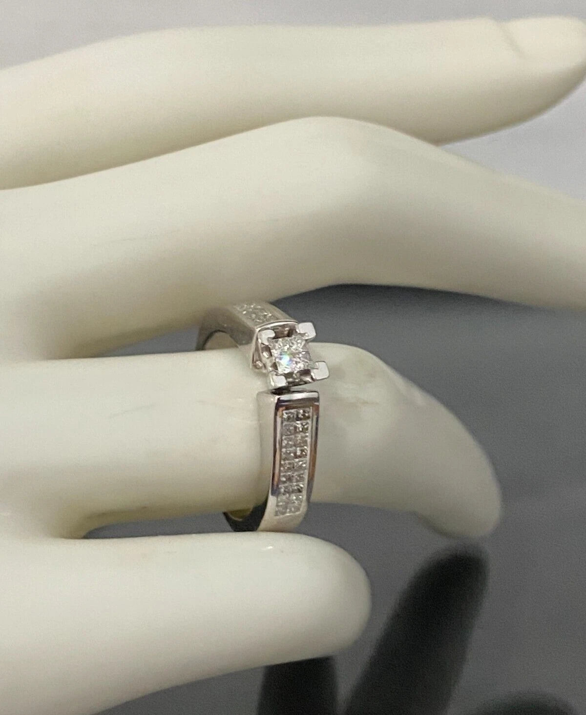 10K White Gold & 0.55CT Diamond Engagement Ring Size M 1/2 - 6 1/4