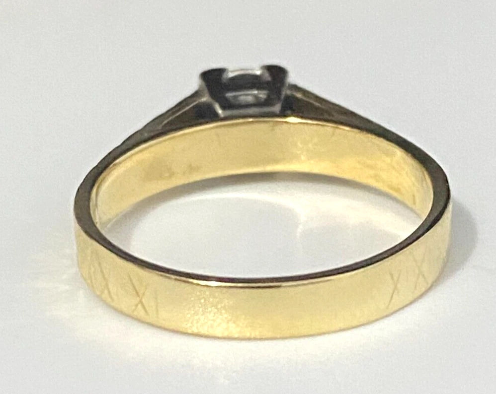18K Yellow Gold & Diamond Solitaire Illusion Set Ring Size L 1/2 - 5 7/8