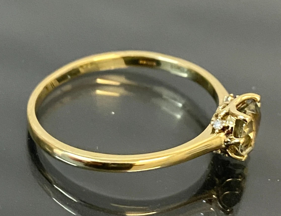10ct Yellow Gold W/ Heart Diaspore & Diamond Ring Size R 1/2 (US 9)