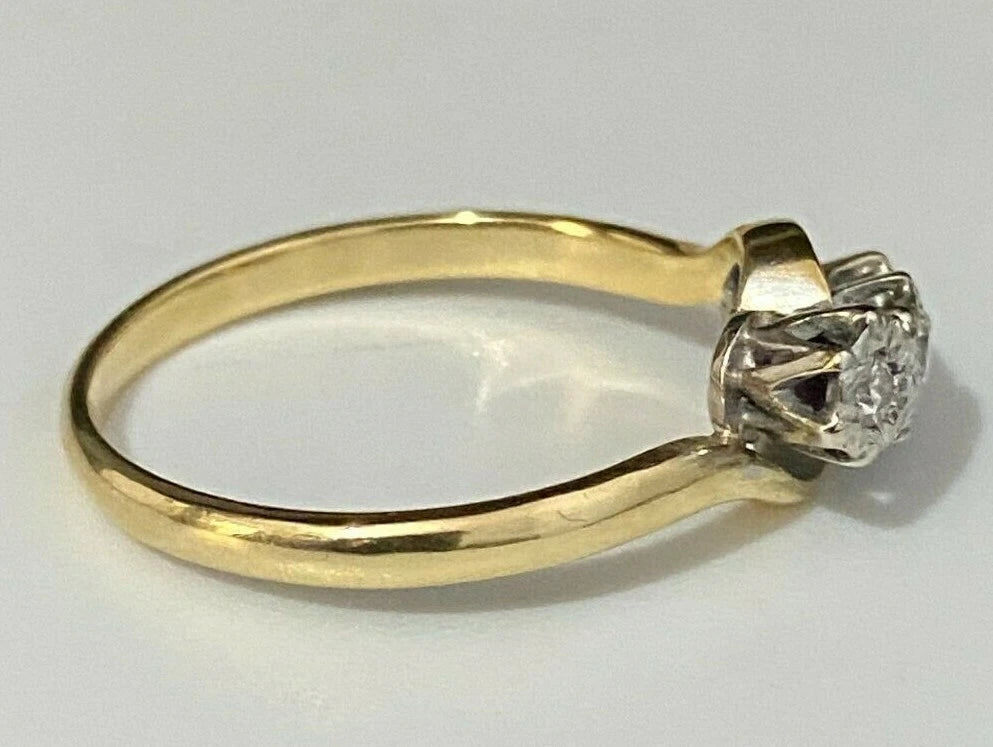 18K Yellow Gold & Diamond Three Stone Ring Size R - 8 5/8
