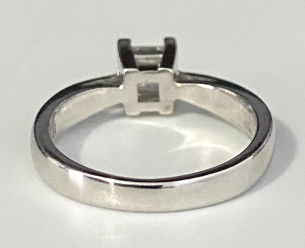 18K White Gold & 0.42CT Diamond Engagement Ring Size J - 4 3/4