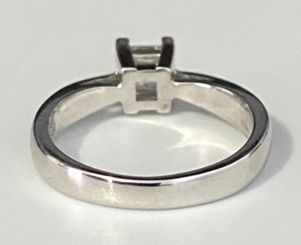 18K White Gold & 0.42CT Diamond Engagement Ring Size J - 4 3/4