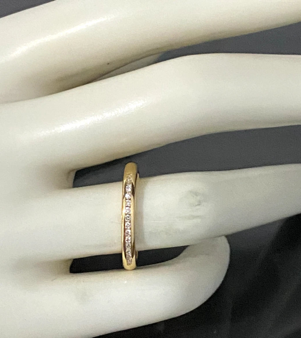 18K Yellow Gold & 0.15CT Diamond Channel Set Wedding Band Ring Size N - 6 3/4
