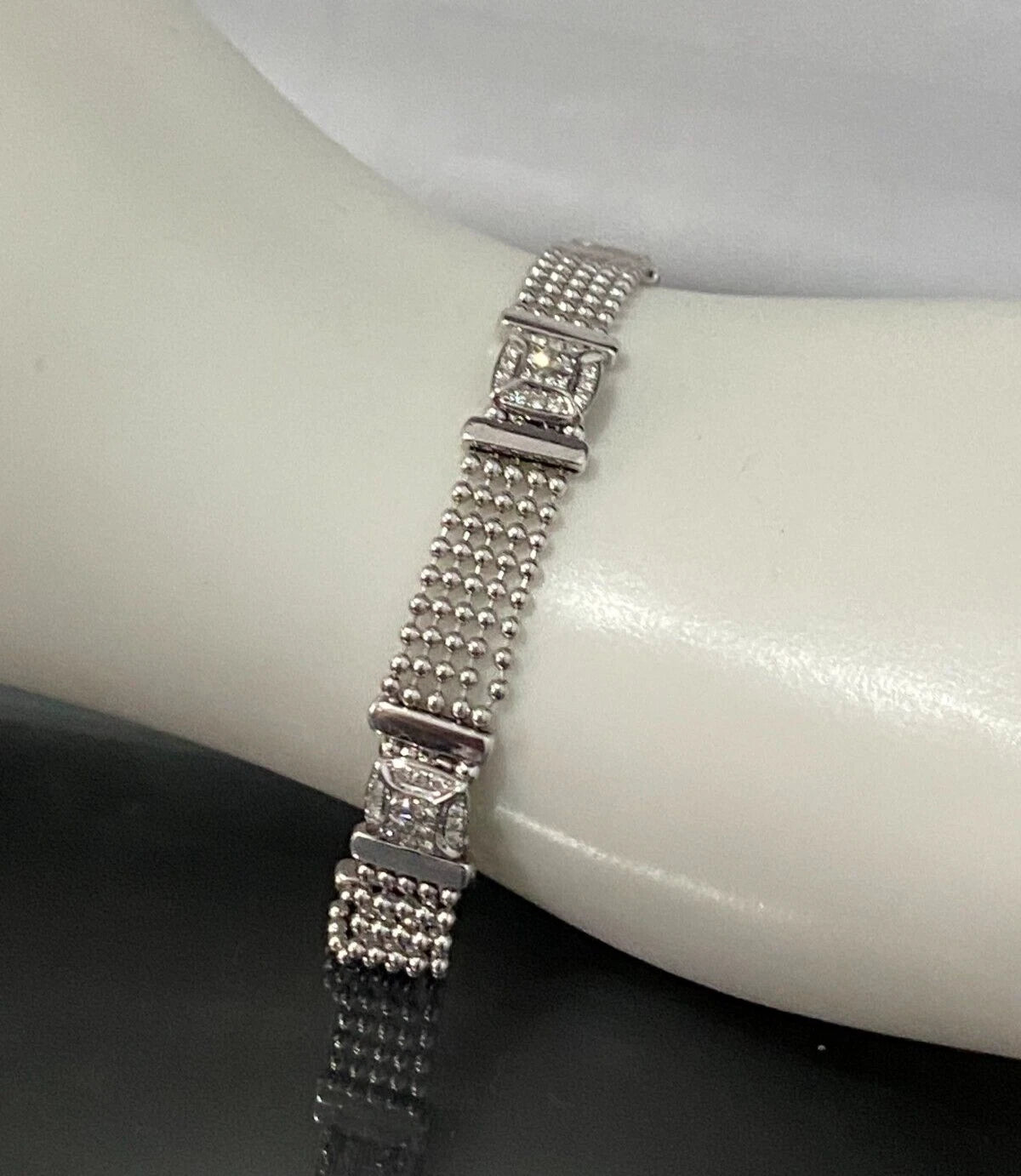 18K White Gold & 1.0CT Diamond Bracelet 20cm Long