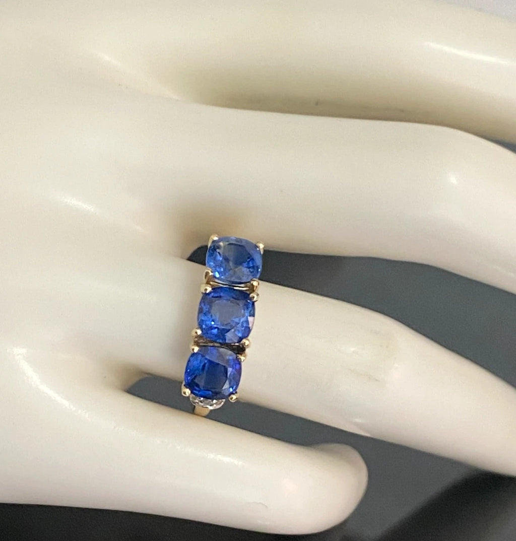 9K Yellow Gold Royal Blue Kyanite Three Stone Ring - Size N (US 6.75)