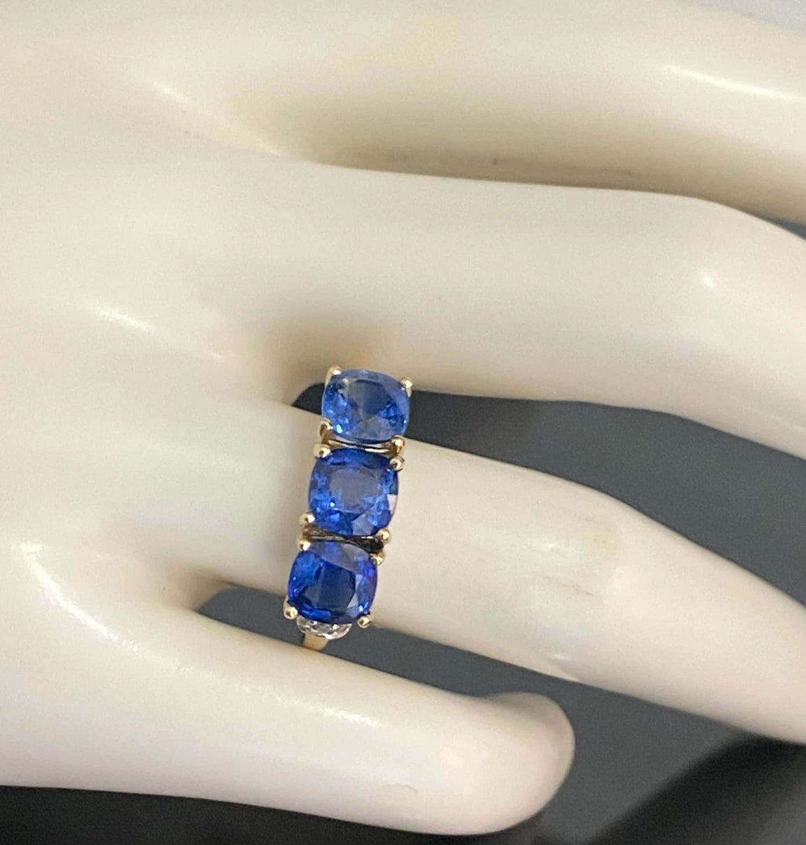 9K Yellow Gold Royal Blue Kyanite Three Stone Ring - Size N (US 6.75)