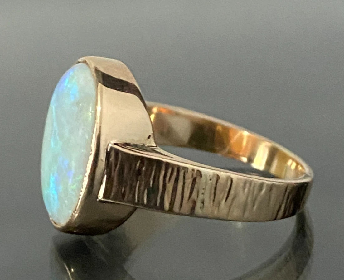Vintage 9K Yellow Gold & Opal Ring Size S - 9 3/8