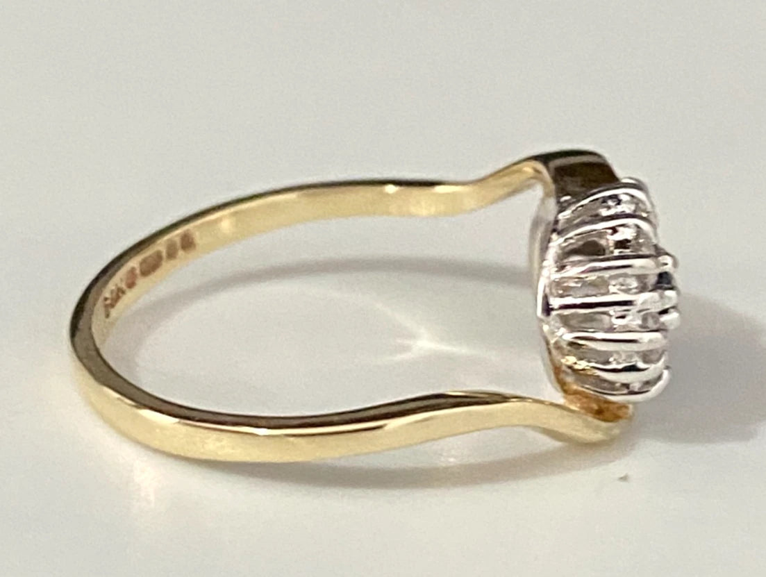 9K Yellow Gold W/ Sapphire & CZ Cluster Crossover Ring Size K - 5 3/8