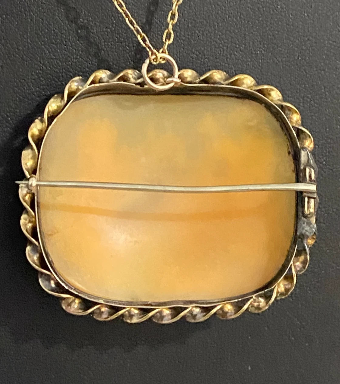Victorian Yellow Rolled Gold & Carved Cameo Brooch/Pendant