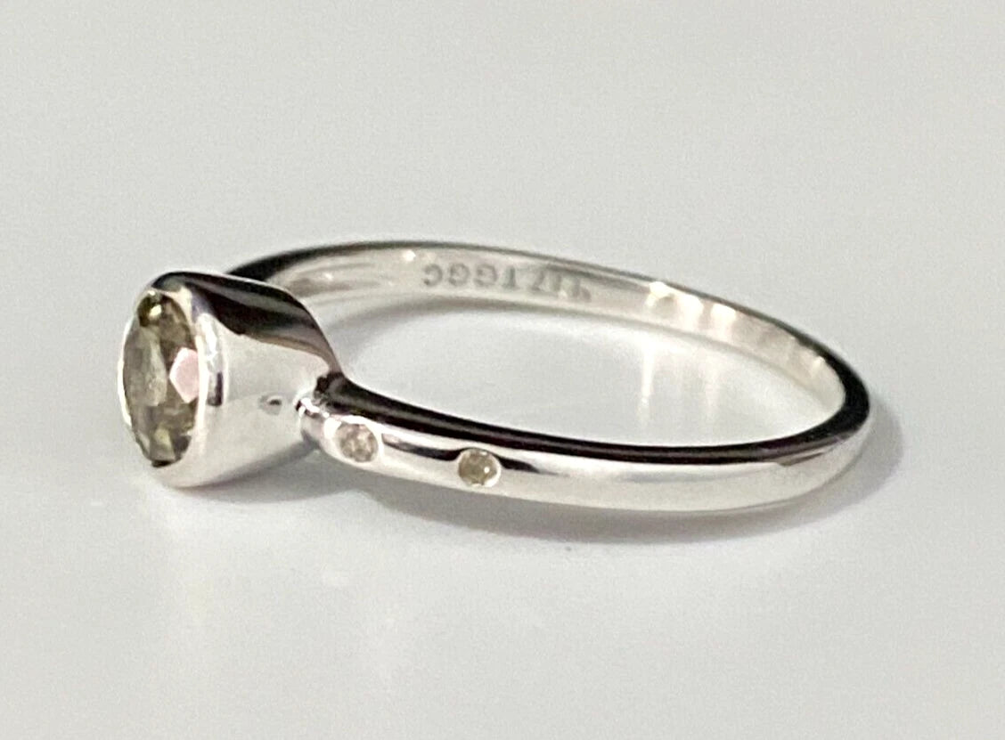 10K White Gold W/ Green Quartz & Diamond Ring Size N - 6 1/2