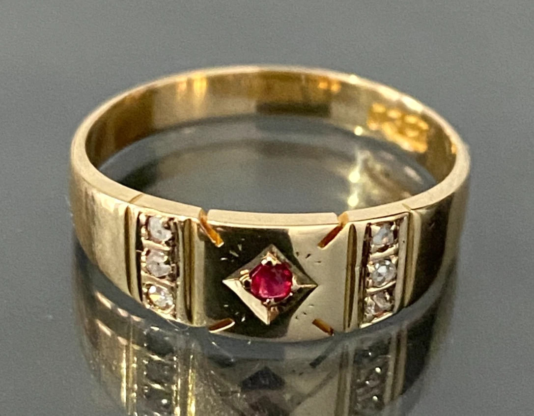 Victorian 15K Yellow Gold With Red Stone & Diamon Ring Size N - 6 3/4