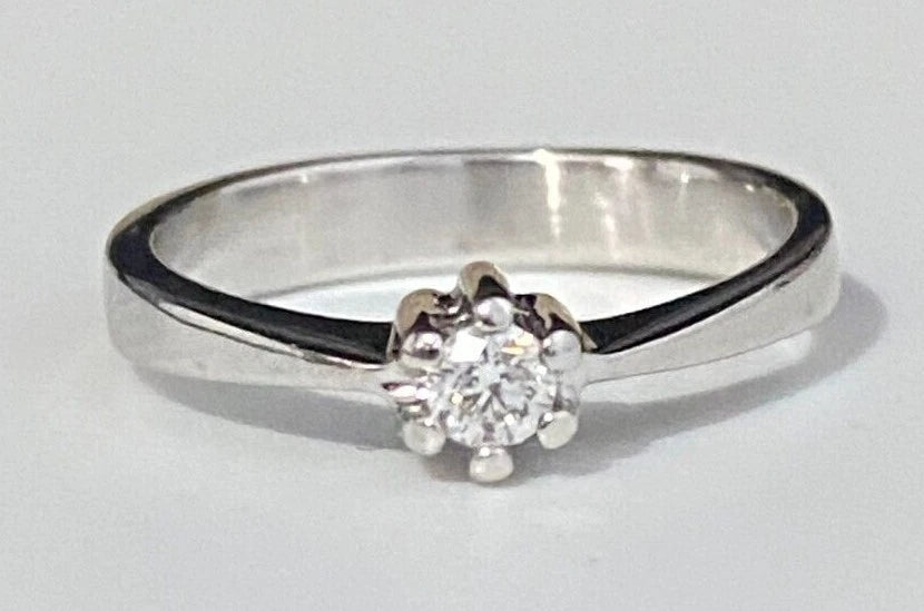 18K White Gold & Diamond Solitaire Ring Size J 1/2 - 5