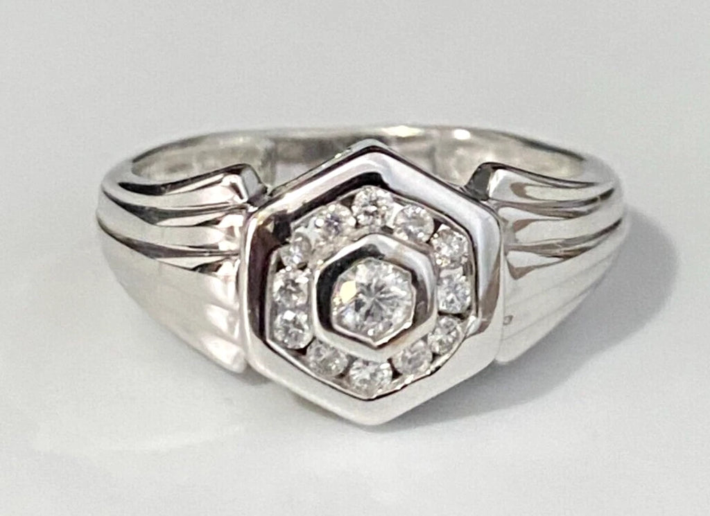 9K White Gold & 0.30CT Diamond Cluster Ring Size R - 8 5/8