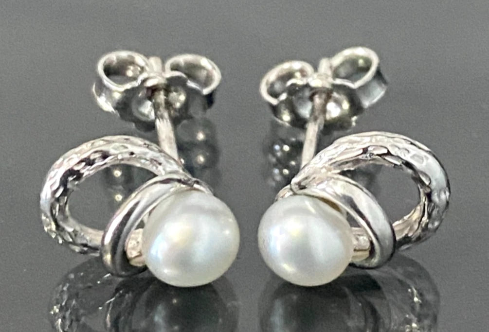 18K White Gold & Pearls Stud Earrings