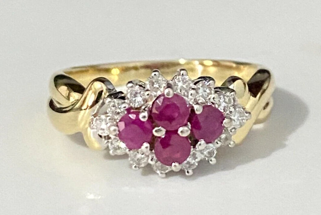 18K Yellow Gold W/ Ruby & 0.25CT Diamond Cluster Ring Size L - 5 1/2