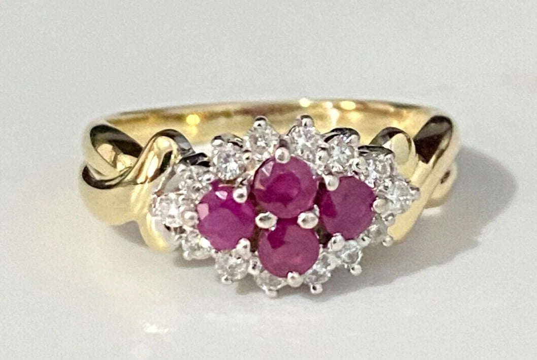 18K Yellow Gold W/ Ruby & 0.25CT Diamond Cluster Ring Size L - 5 1/2