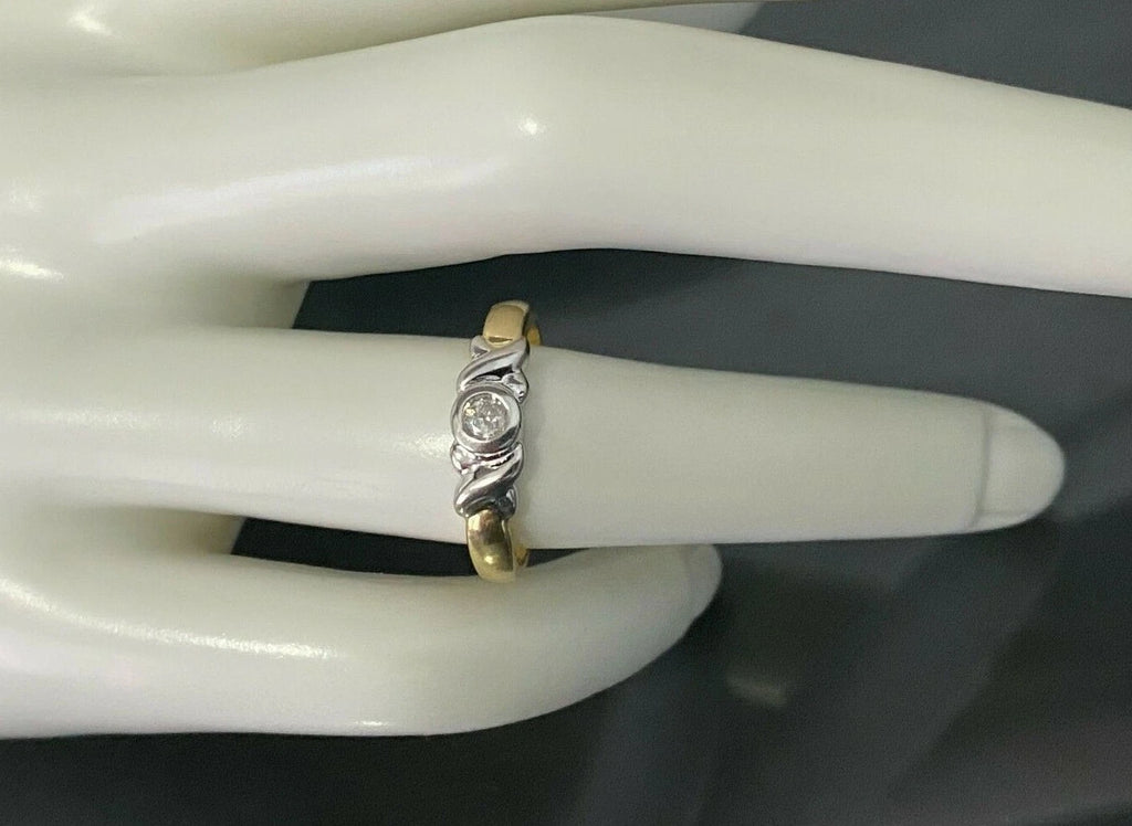 18K Yellow Gold & Diamond Solitaire Bezel Ring Size M 1/2 - 6 1/4