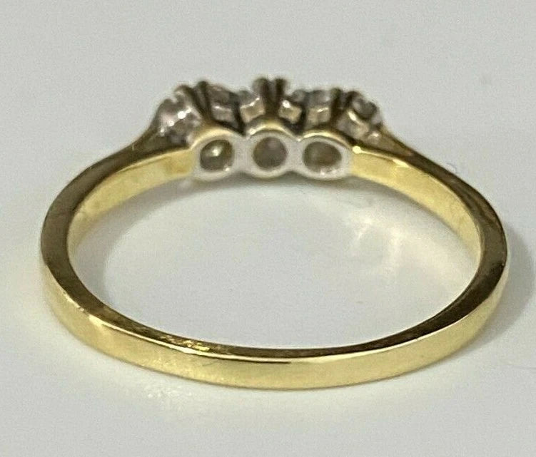 18K Yellow Gold & 0.22CT Diamond Three Stone Ring Size N 1/2 - 6 3/4