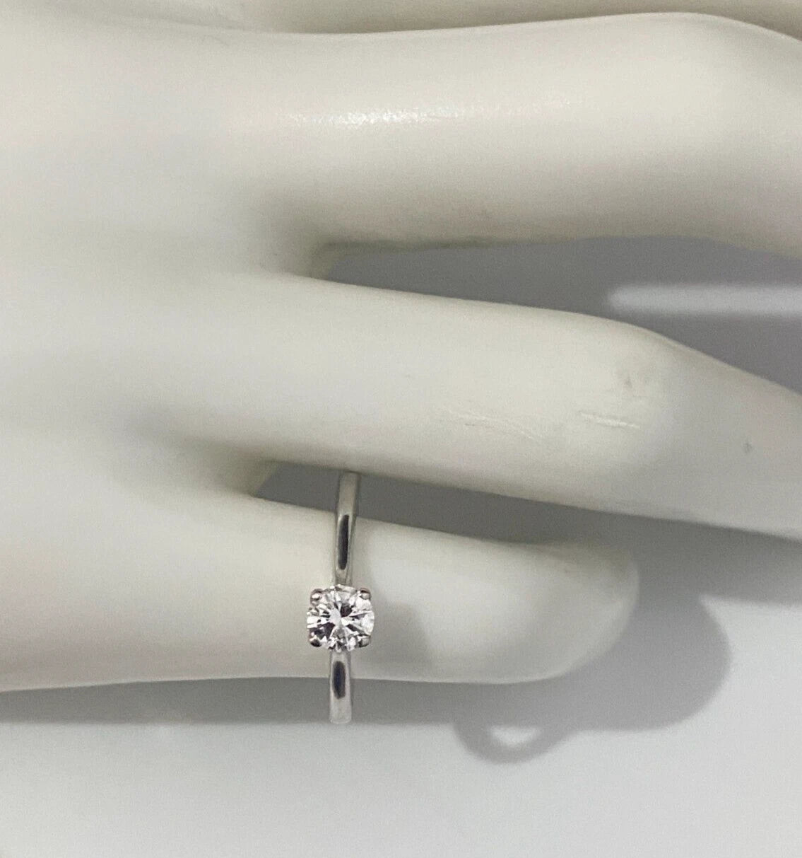 18K White Gold & 0.35CT Diamond Solitaire Ring Size H 1/2 - 4