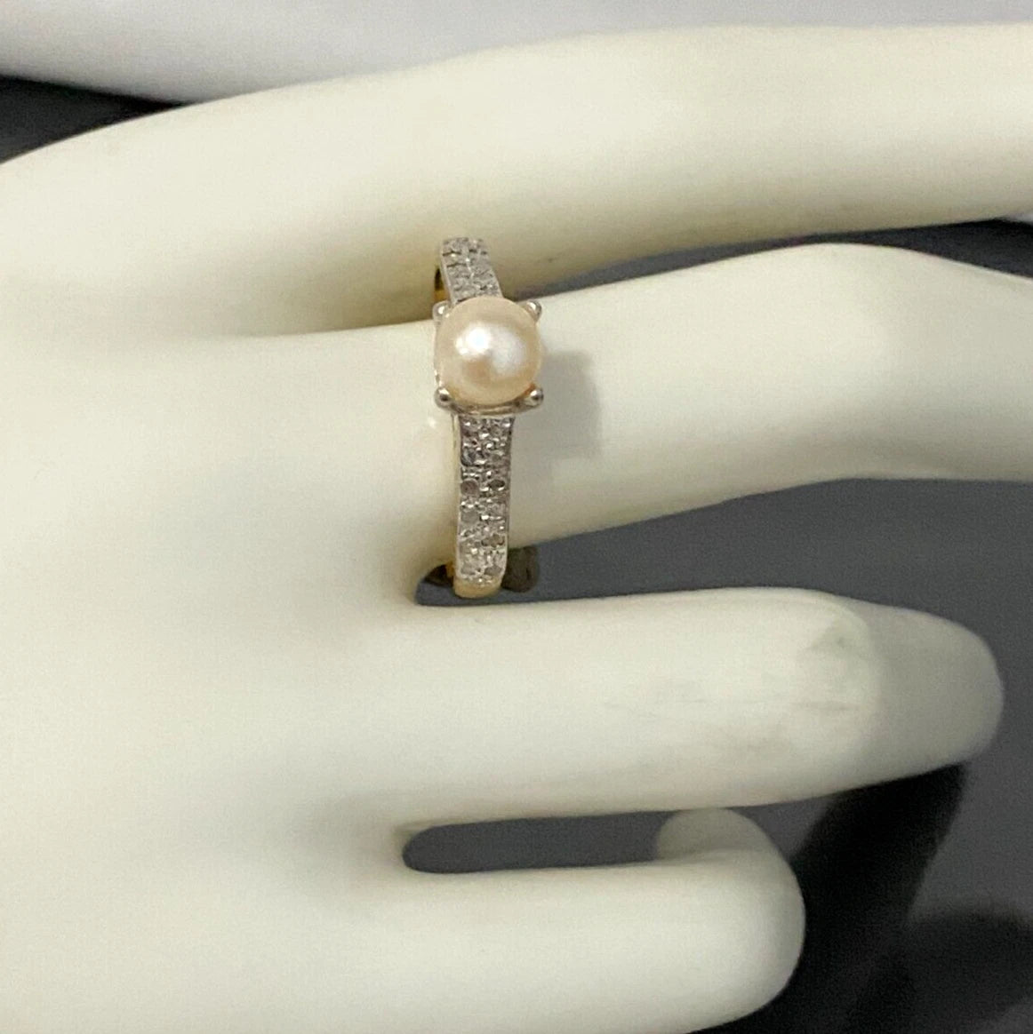 18K Yellow Gold W/ Pearl & Diamond Ring Size U - 10 1/4