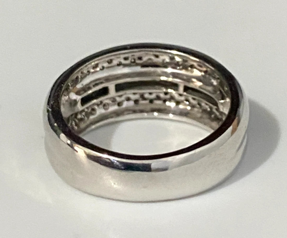 9K White Gold & 0.75CT Diamond Stacking Band Ring Size K - 5 3/8