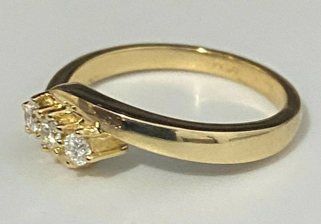 18K Yellow Gold & Diamond Three Stone Set Ring Size M 1/2 - 6 1/4