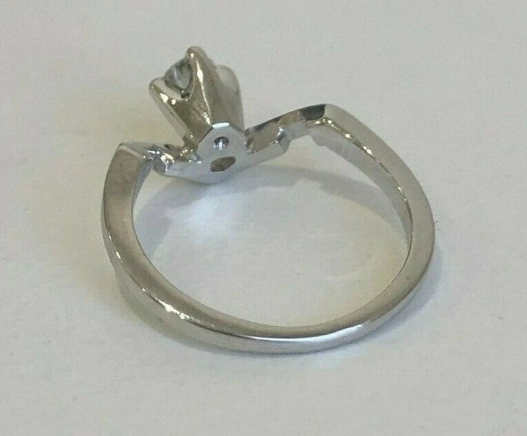 14K White Gold & 0.21CT Diamond Solitaire Curve Ring Size L - 5 1/2