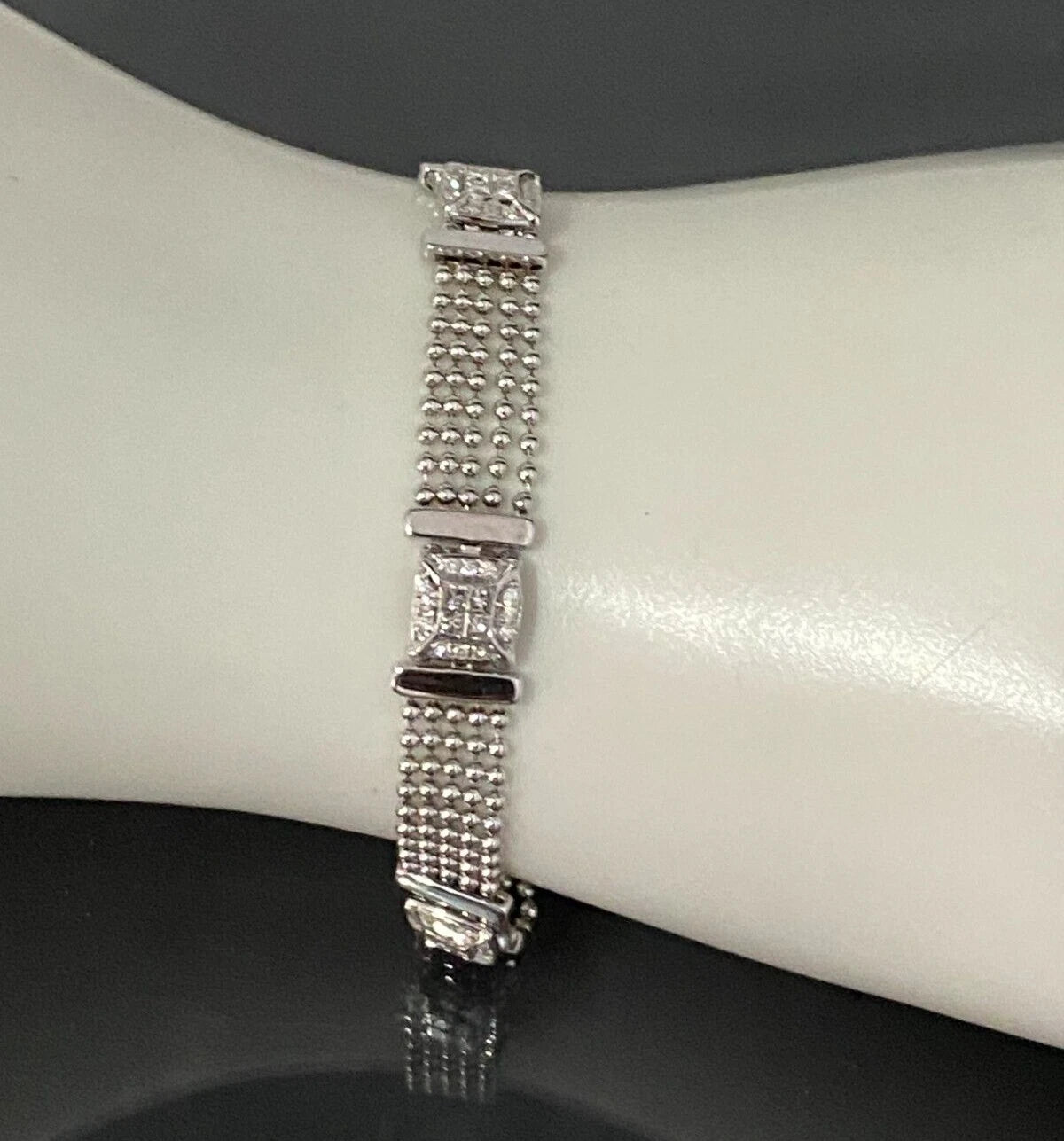 18K White Gold & 1.0CT Diamond Bracelet 20cm Long