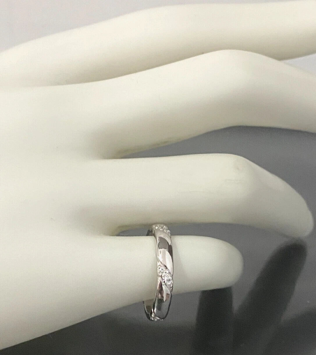 18K White Gold & Diamond Wedding Band Ring Size K - 5 1/8
