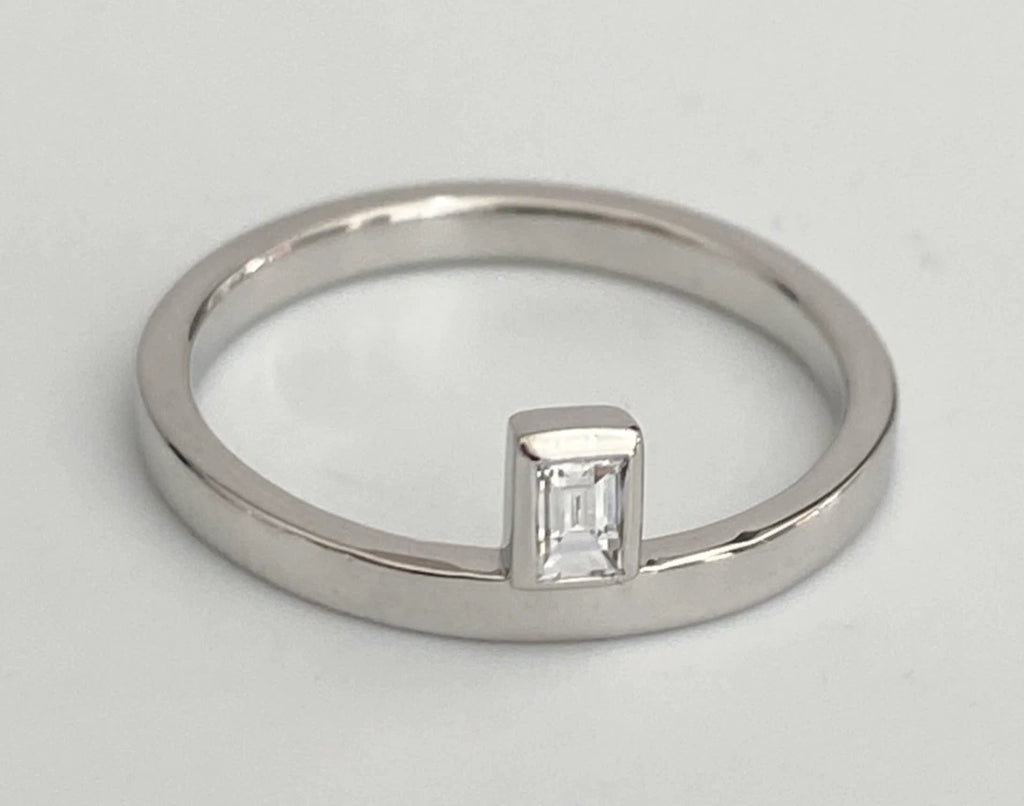 18K White Gold Modern Asymmetrical Diamond Bridal Ring Set - Size J 1/2 (US 5)