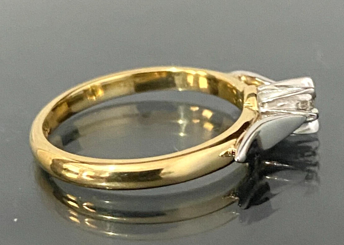 18K Yellow Gold & Diamond Solitaire Ring Size M - 6