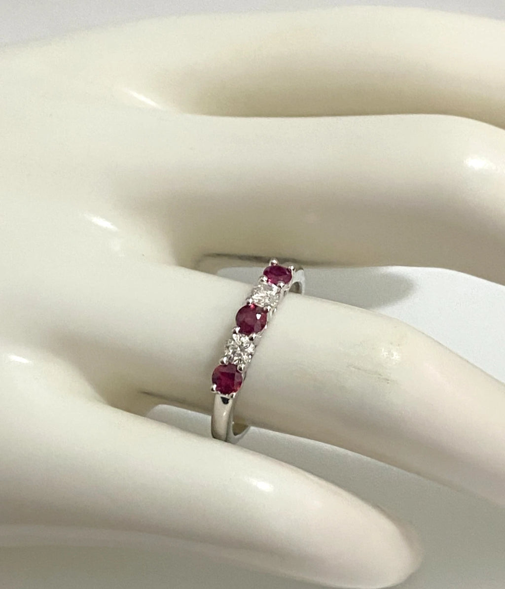 9K White Gold W/ Ruby & Diamond 5 Stone Band Ring Size M 1/2 (US 6.5)