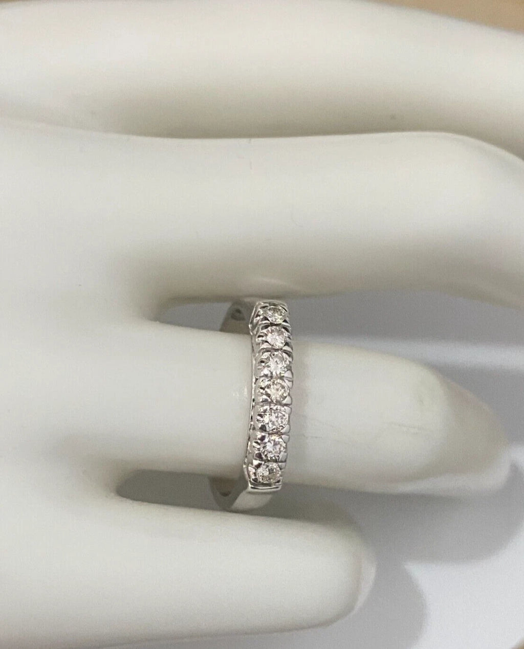 18K White Gold & 0.30CT Diamond Eternity Band Ring Size O - 7