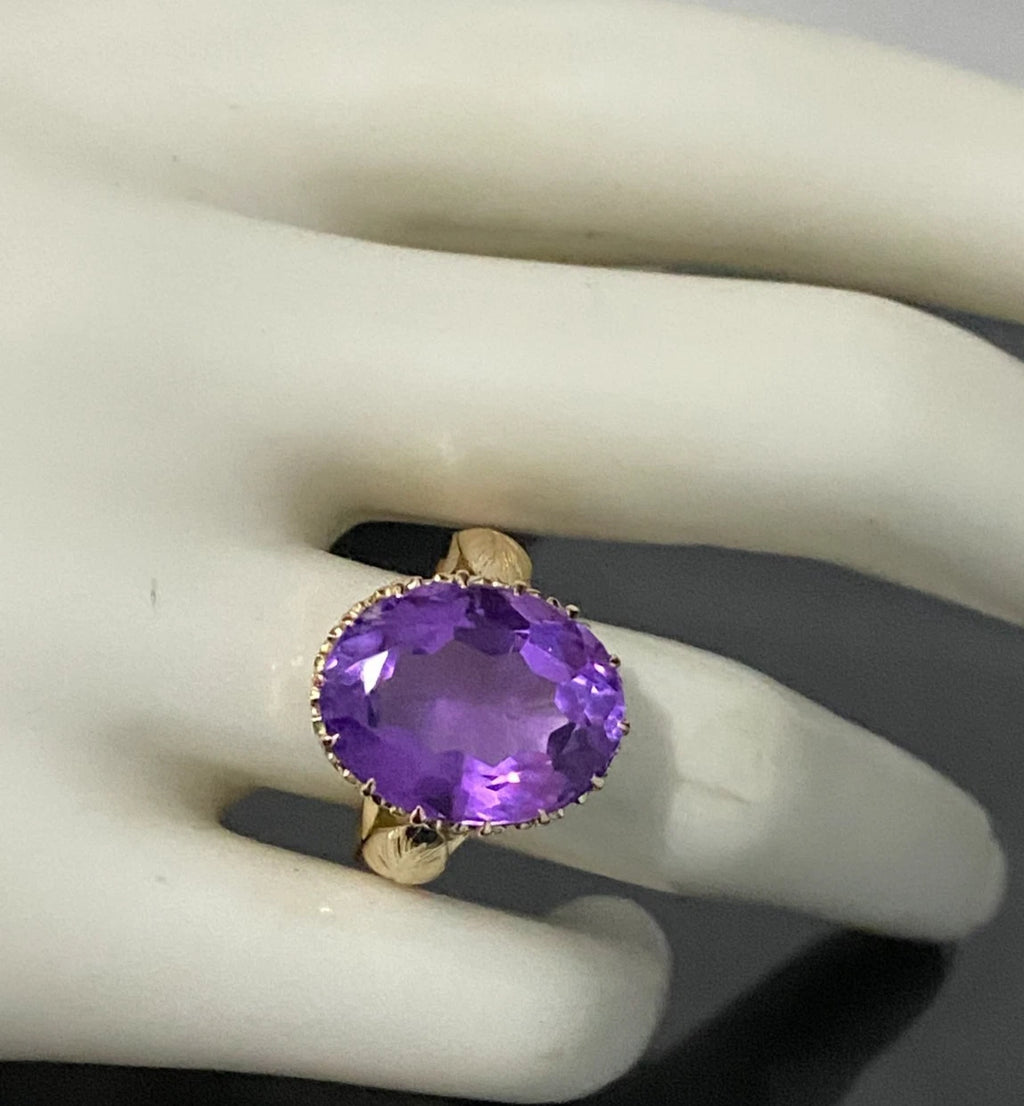 Vintage 14K Yellow Gold & Amethyst Stone Ring Size N - 6 3/4