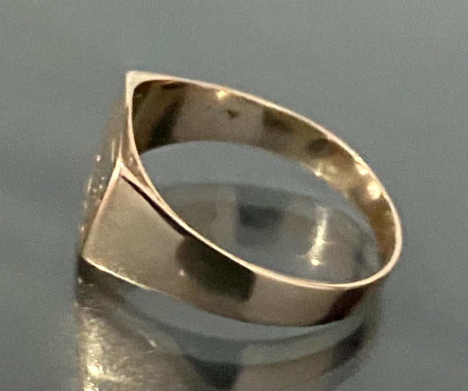14K Yellow Gold "K" Initial Women's Signet Ring Size K 1/2 - 5 1/2