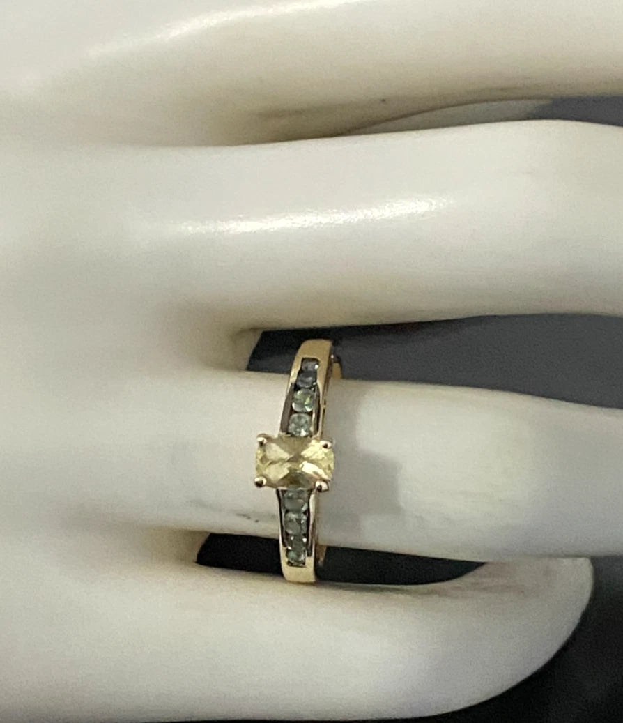 9Ct Yellow Gold Csarite stone & Green Accent Ring Size N (6.75)
