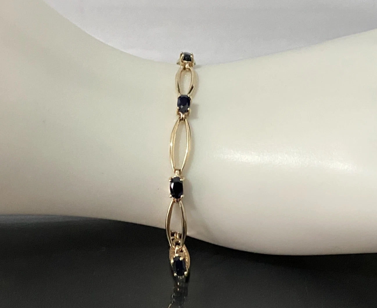 9K Yellow Gold & Black Sapphire Link Bracelet 20.50cm Long