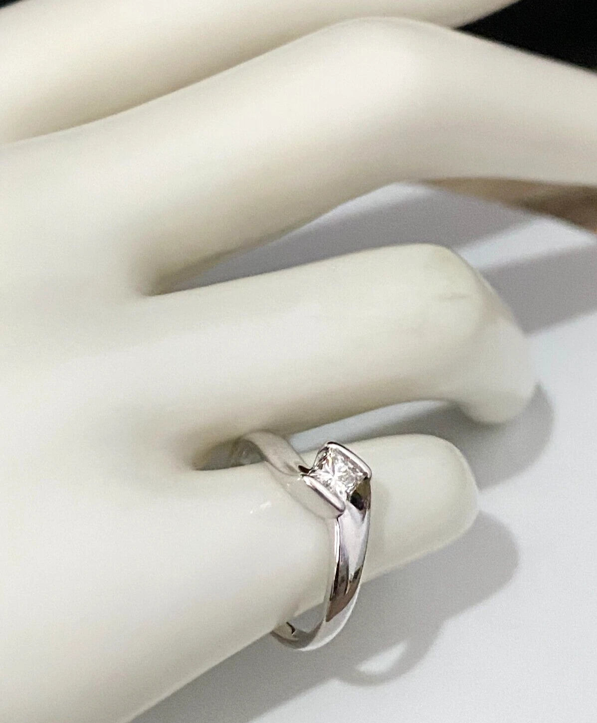 18K White Gold & 0.30CT Princess Diamond Engagement Ring Size J 1/2 - 5