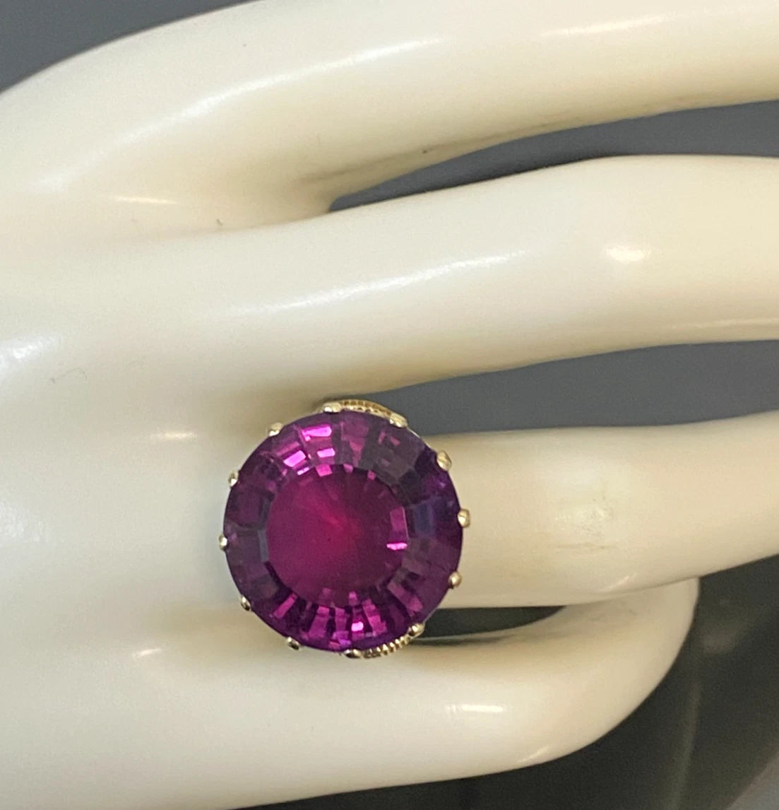 1970's 9K Yellow Gold with Large Amethyst Doublet Ring - Size N (US 6.75)