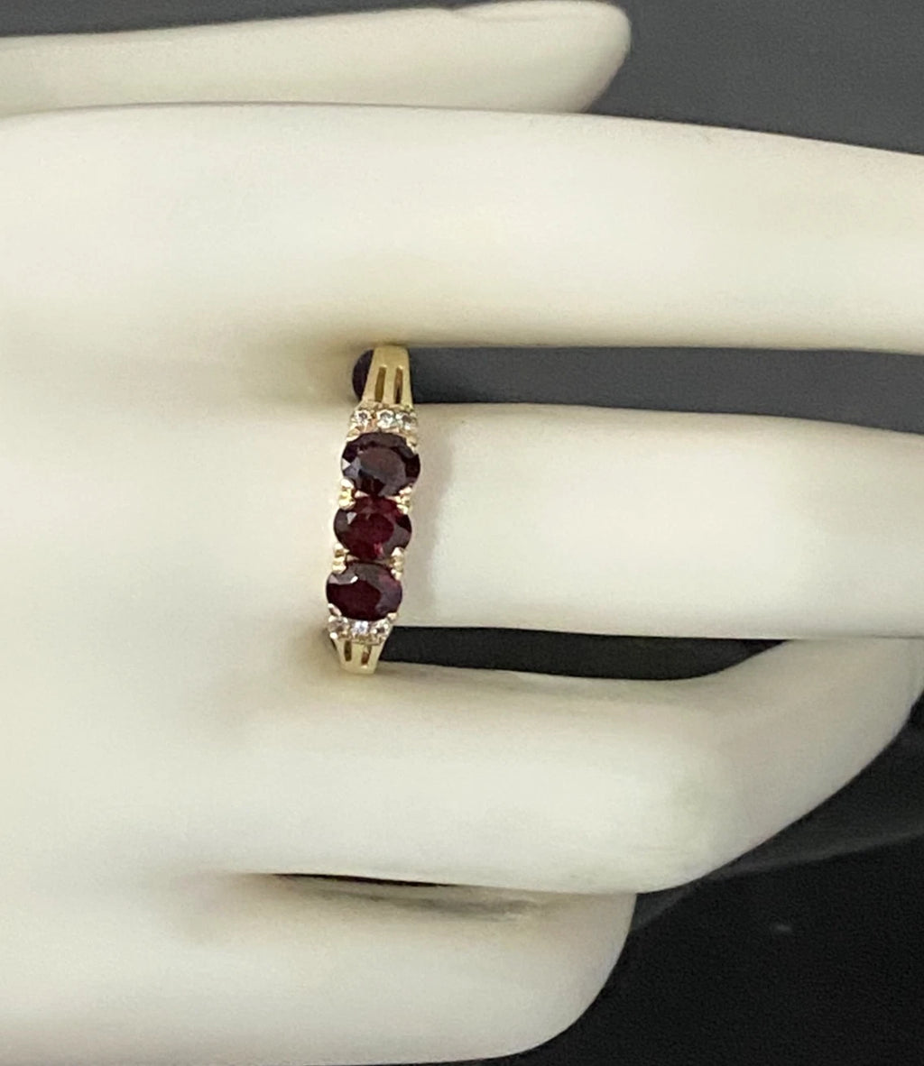 9K Yellow Gold W/ Garnet & CZ Three Stone Ring Size V 1/2 - 11