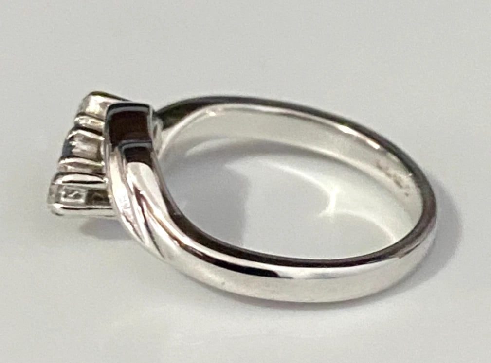 9K White Gold W/ Sapphire & Diamond Crossover Ring Size G 1/2 - 3 3/4