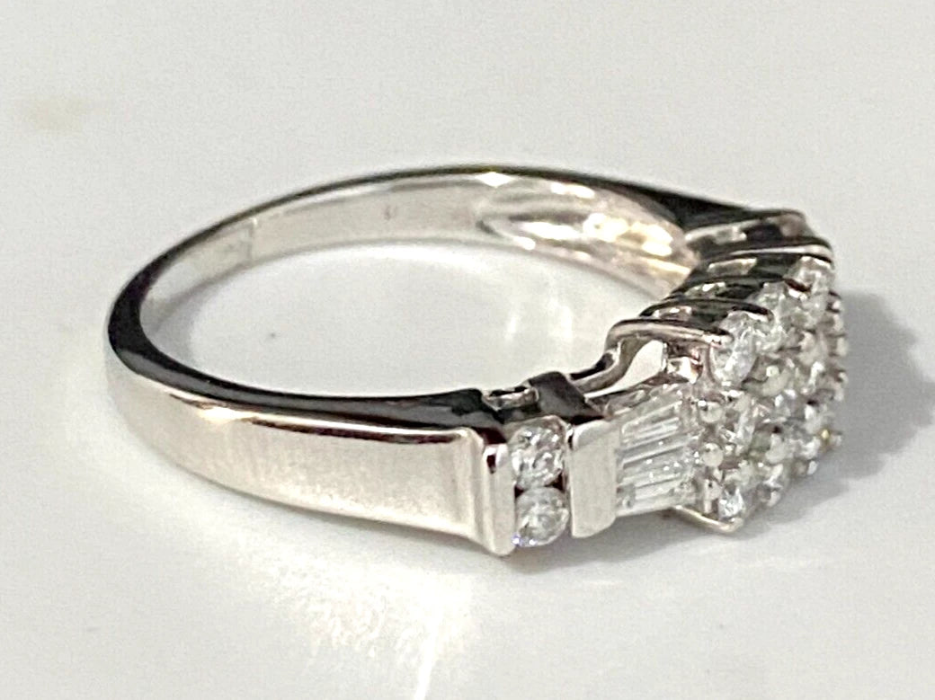 18K White Gold & 0.75CT Diamond Ring Size O - 7