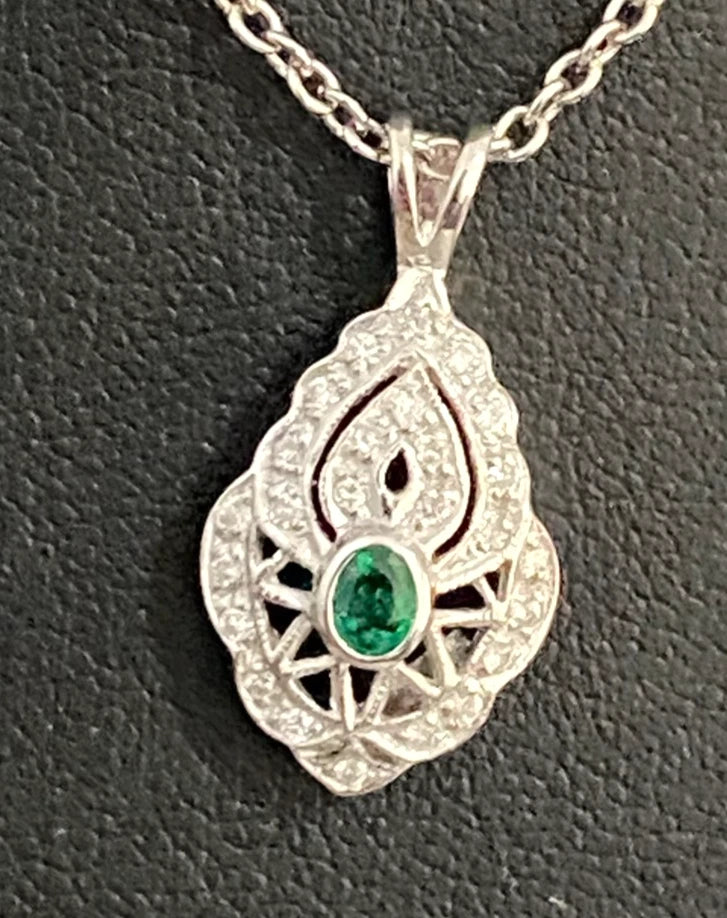 18K White Gold With Emerald & 0.20CT Diamond Pendant